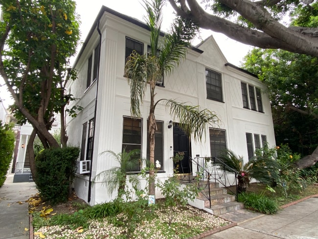 Building Photo - 9006 Burton Way