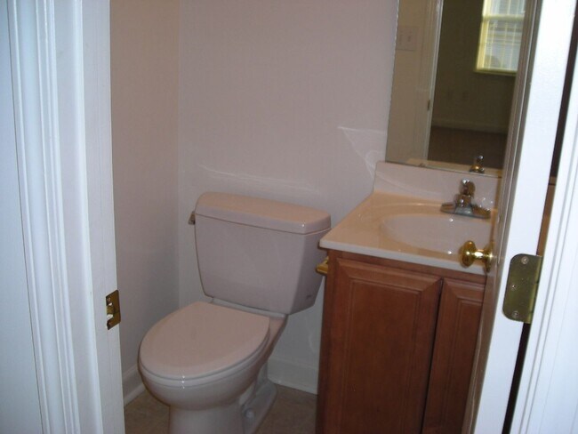 Building Photo - 187 Clusters Cir