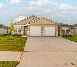 Building Photo - 907 Switchgrass Dr