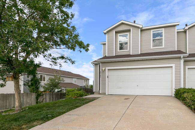 Building Photo - Townhome in Trail Ridge Neighborhood!
