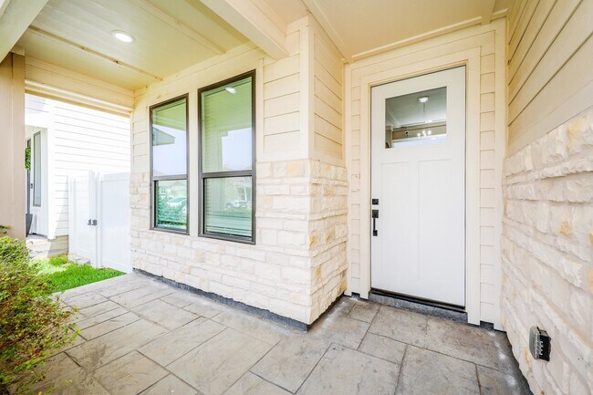 Building Photo - 1419 Calamian Dr