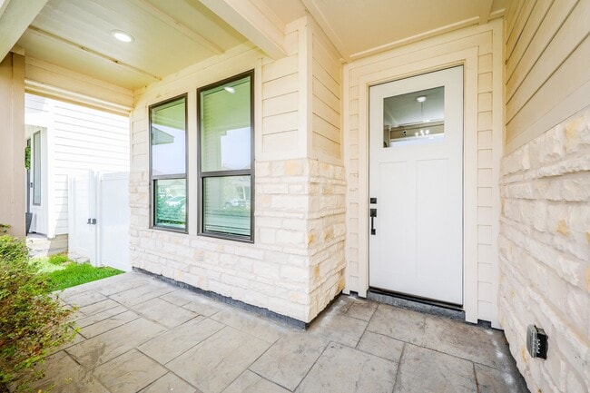 Foto del edificio - 1419 Calamian Dr