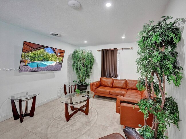 Foto del edificio - 5701 NE 22nd Way