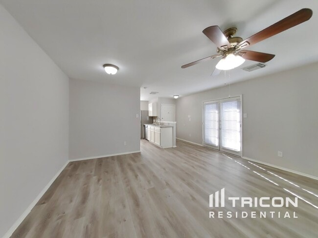 Building Photo - 22823 Sugar Bear Dr