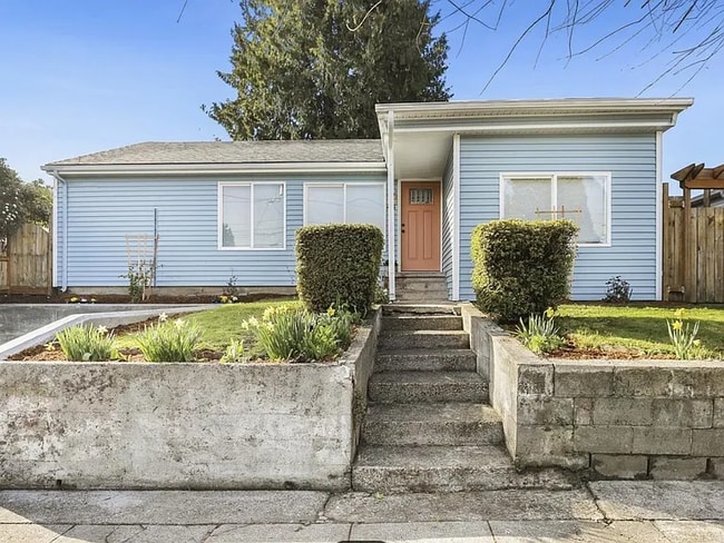 Building Photo - 44 NE Lombard St