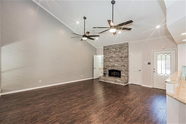 Foto del edificio - 3402 Courtyard Cir