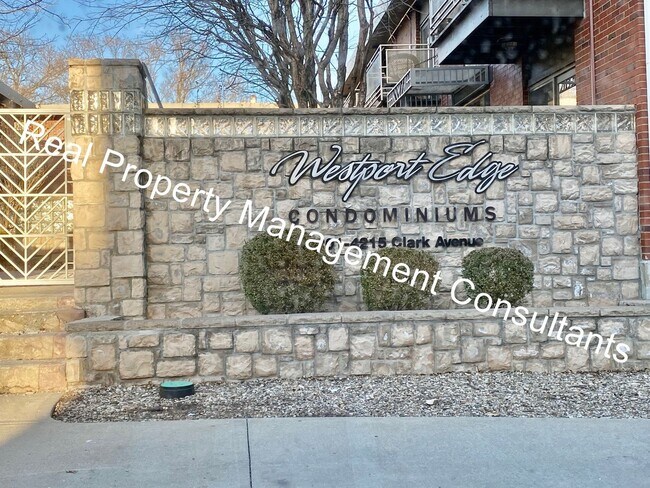 Foto del edificio - Westport Sept Move In Special!