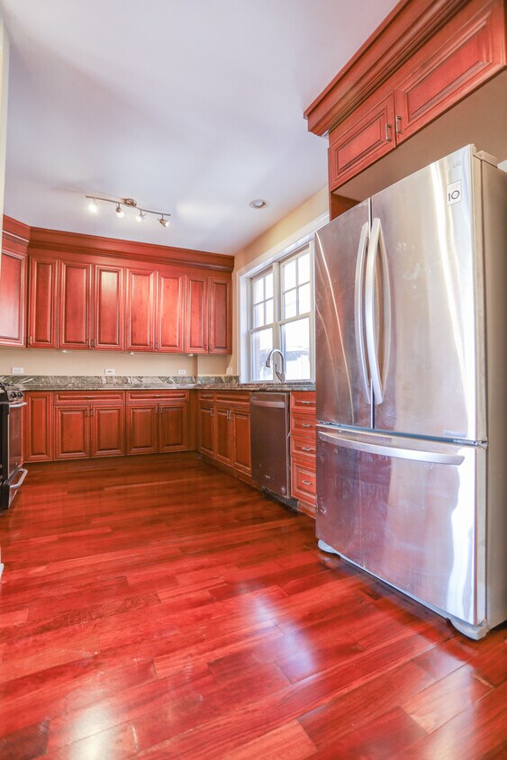 Foto principal - 4333 W Peterson Ave