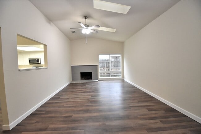 Building Photo - 3324 Lillard Dr