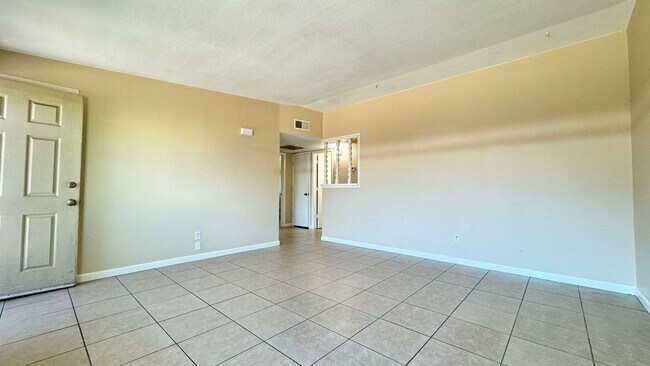 Building Photo - Treat 3144-3146