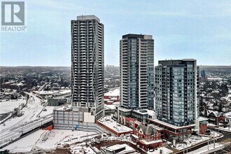 Building Photo - 25 Wellington St S