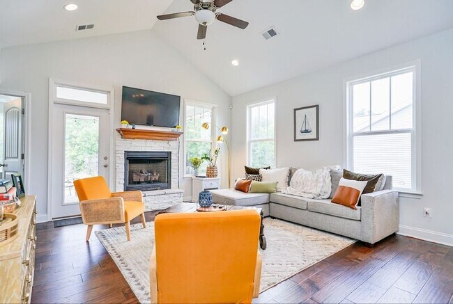 Foto del edificio - 117 Forest Ridge Way