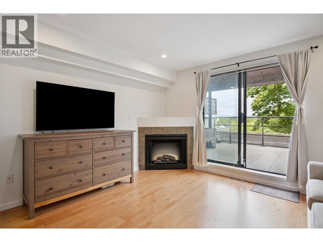 Photo du bâtiment - 997 W 22nd Ave