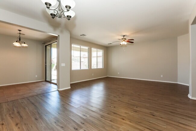 Foto del edificio - 3258 E Ivanhoe St