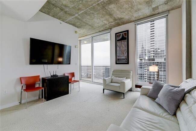 Building Photo - 360 Nueces St