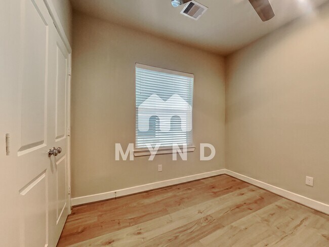 Building Photo - 6337 Paddington Bend Dr
