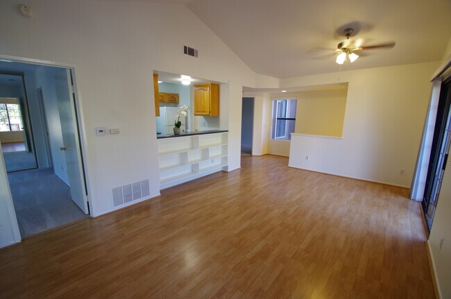 Foto del edificio - 2312 Archwood Ln