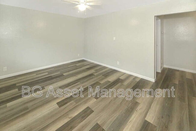 Building Photo - 1932 Ethan Wy