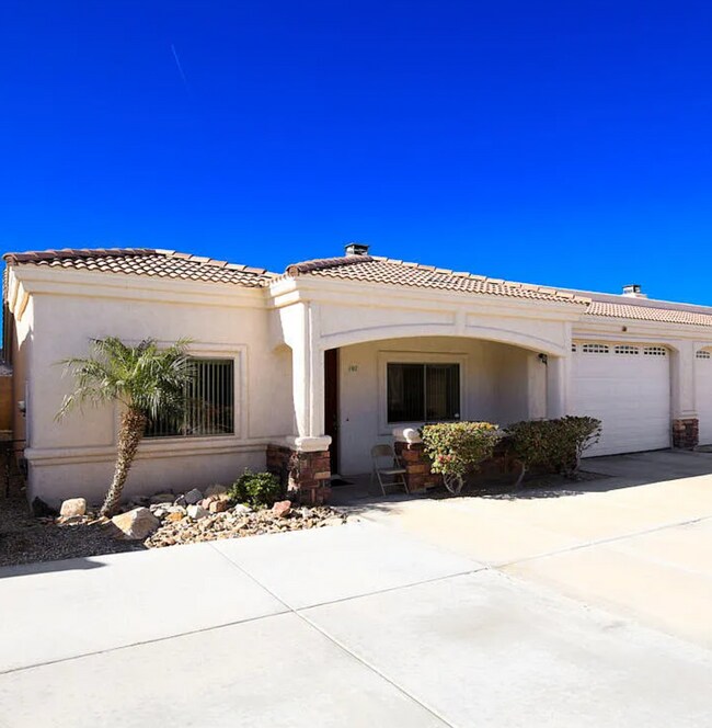 Foto del edificio - Townhome - Boat deep garage - Long term - ...