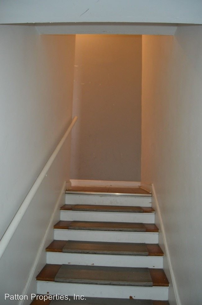 Building Photo - 209 South Harden Street