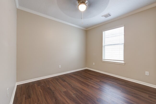 Building Photo - 1206 Grunwald Heights Blvd