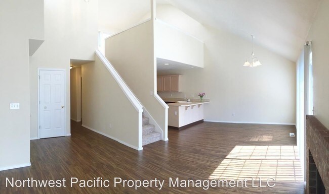 Building Photo - 6915 Ridgetop Dr NE