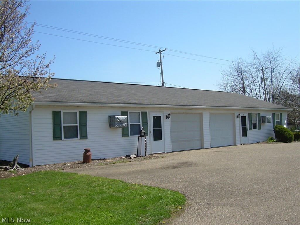 Primary Photo - 726 Luke SW Dr