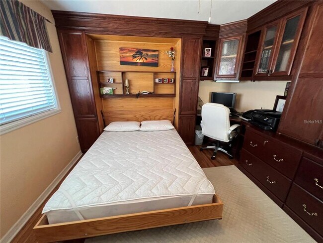 Foto del edificio - 2420 N Crystal Lake Dr