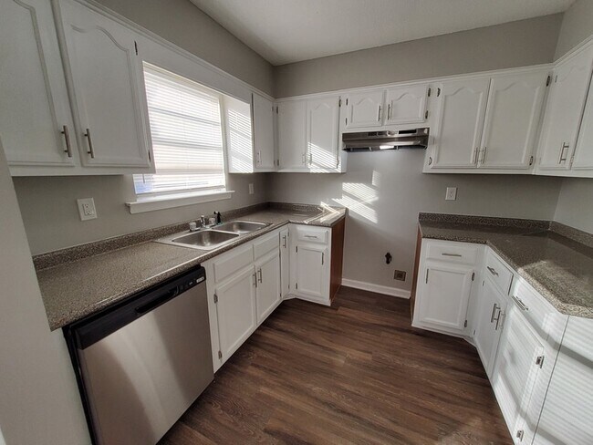 Building Photo - 4113 Wagon Wheel Dr