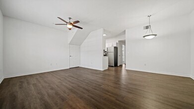 Building Photo - 705 Village Way