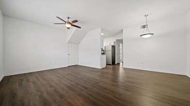 Building Photo - 705 Village Way