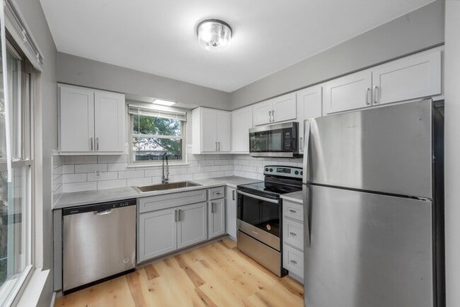 Photo - 1005 N Keebler Ave Apartment
