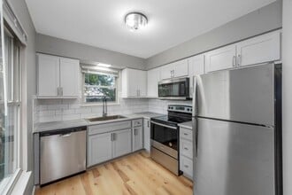 Building Photo - 1005 N Keebler Ave
