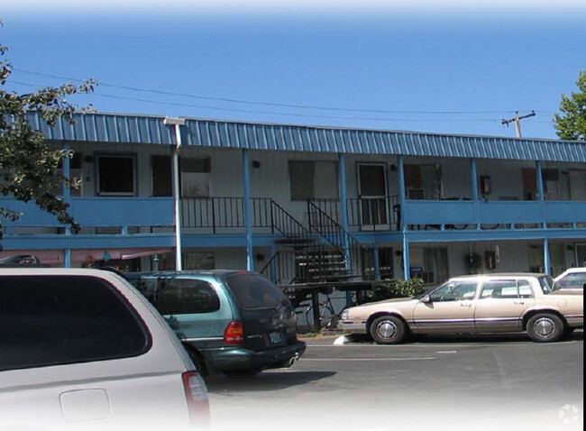 Building Photo - Waverly Lake Terrace