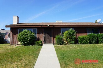 Building Photo - 3025 N Half Moon Dr