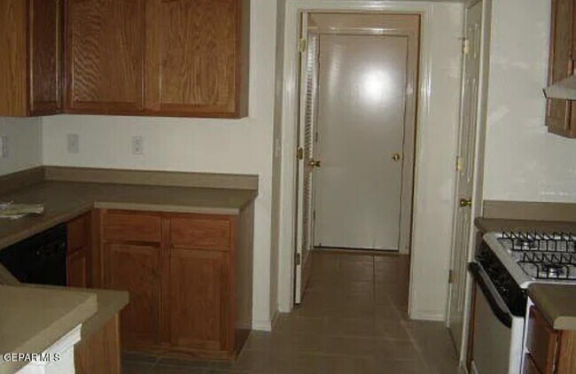 Building Photo - 733 Paseo Sereno Dr