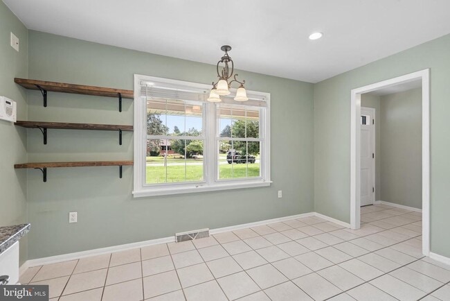 Building Photo - 8109 Broadview Dr