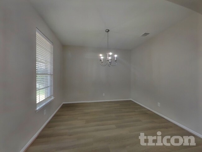 Building Photo - 6106 Carver Pines Dr