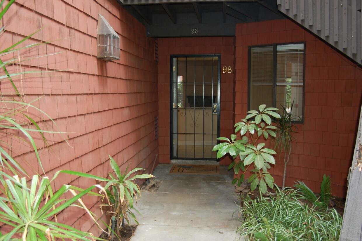 Foto principal - Charming 3 bedroom, 2 bathroom
