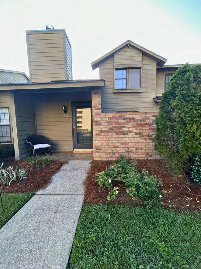 Foto del edificio - 200 Parma Dr