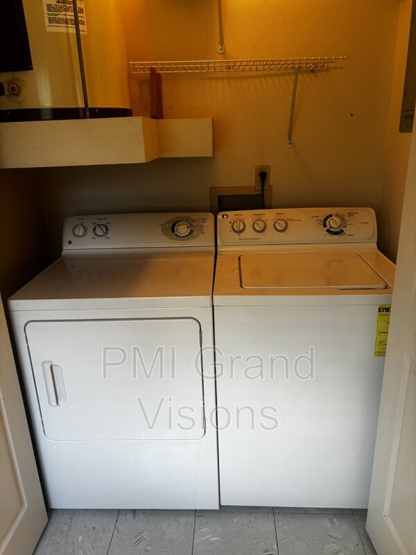 Building Photo - 1305 18th St