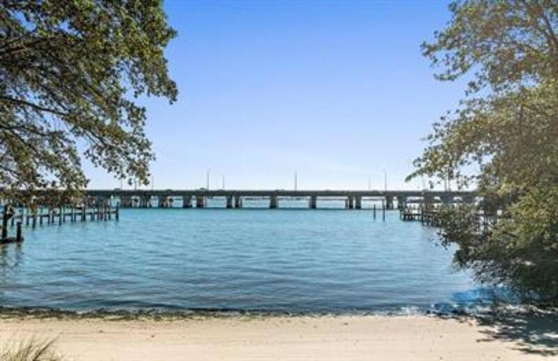 Foto principal - 1005 Little Bay Avenue - B7
