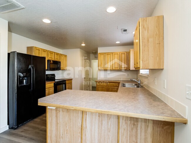 Foto del edificio - 12930 Hayes St