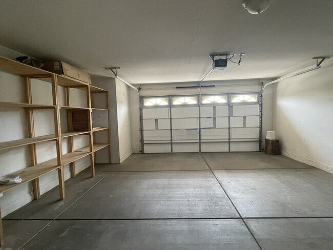 Building Photo - 8832 W Midway Ave