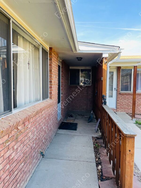 Building Photo - 1403 E 16th St