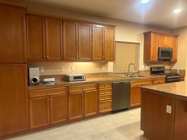 Building Photo - 1224 Periwinkle Pl