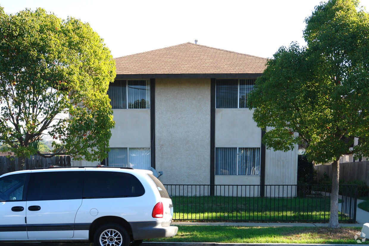 Building Photo - 3342 Roosevelt St