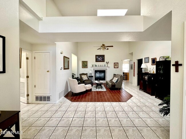 Building Photo - 4225 John B Oblinger Dr