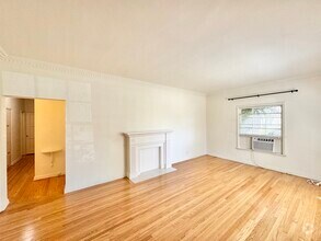 Building Photo - 107 N Harper Ave