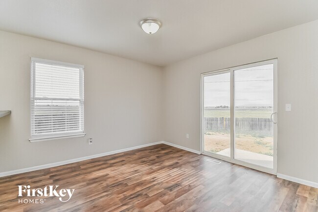 Foto del edificio - 942 Square Dance Ln